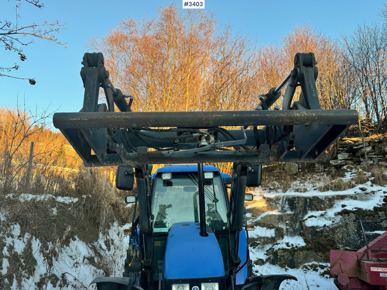 Farm tractor 2003 New Holland TS110 with Front Loader: picture 19