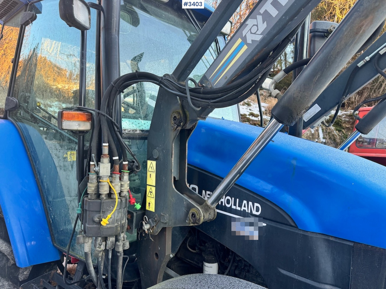 Farm tractor 2003 New Holland TS110 with Front Loader: picture 22