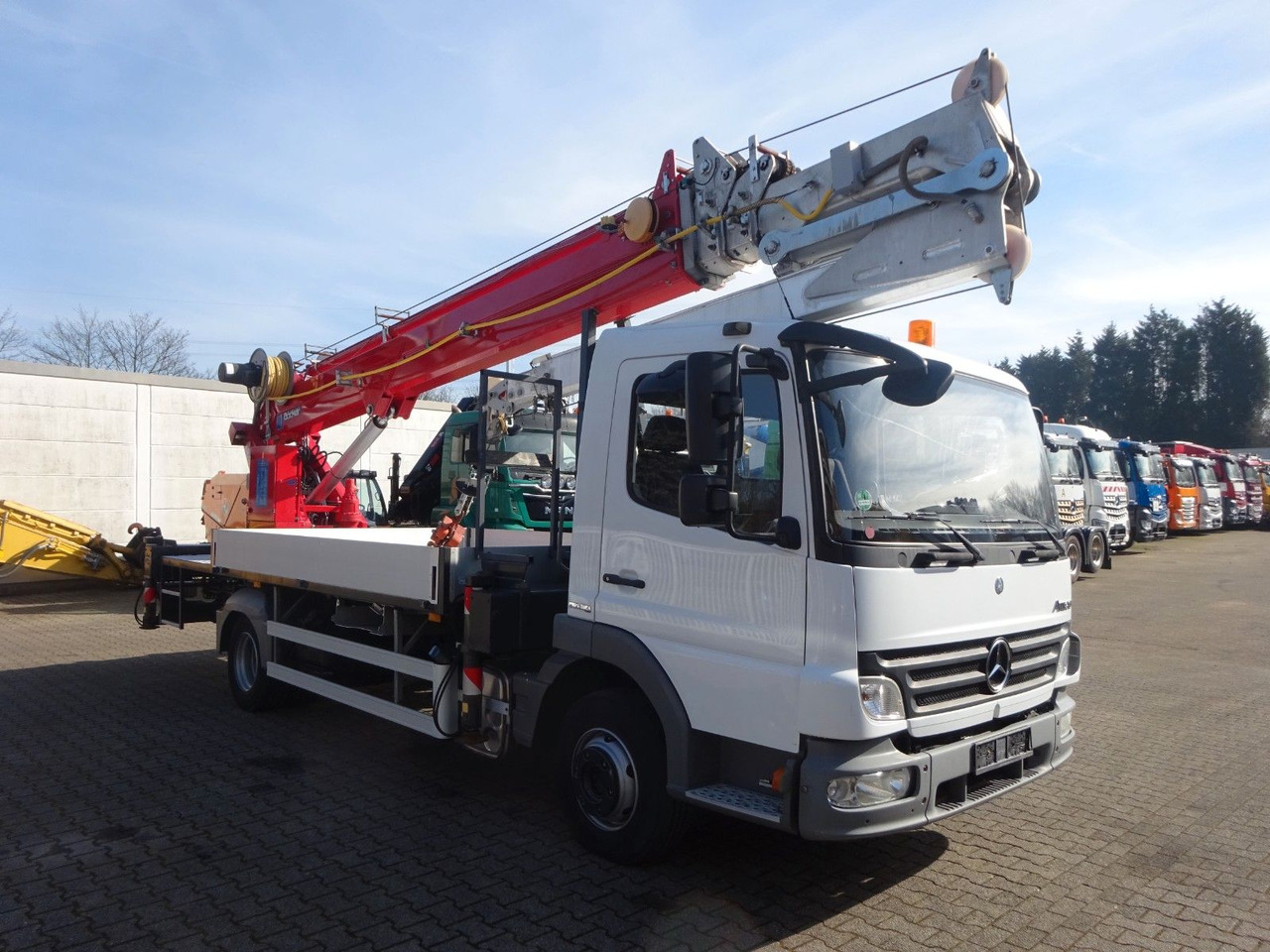 New Crane truck Mercedes-Benz 818 Atego + Böcker AK 32 Meter Dachdeckerkran: picture 8