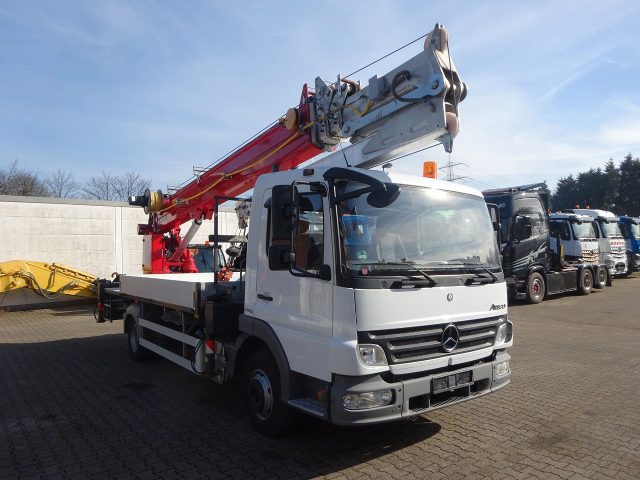 New Crane truck Mercedes-Benz 818 Atego + Böcker AK 32 Meter Dachdeckerkran: picture 9