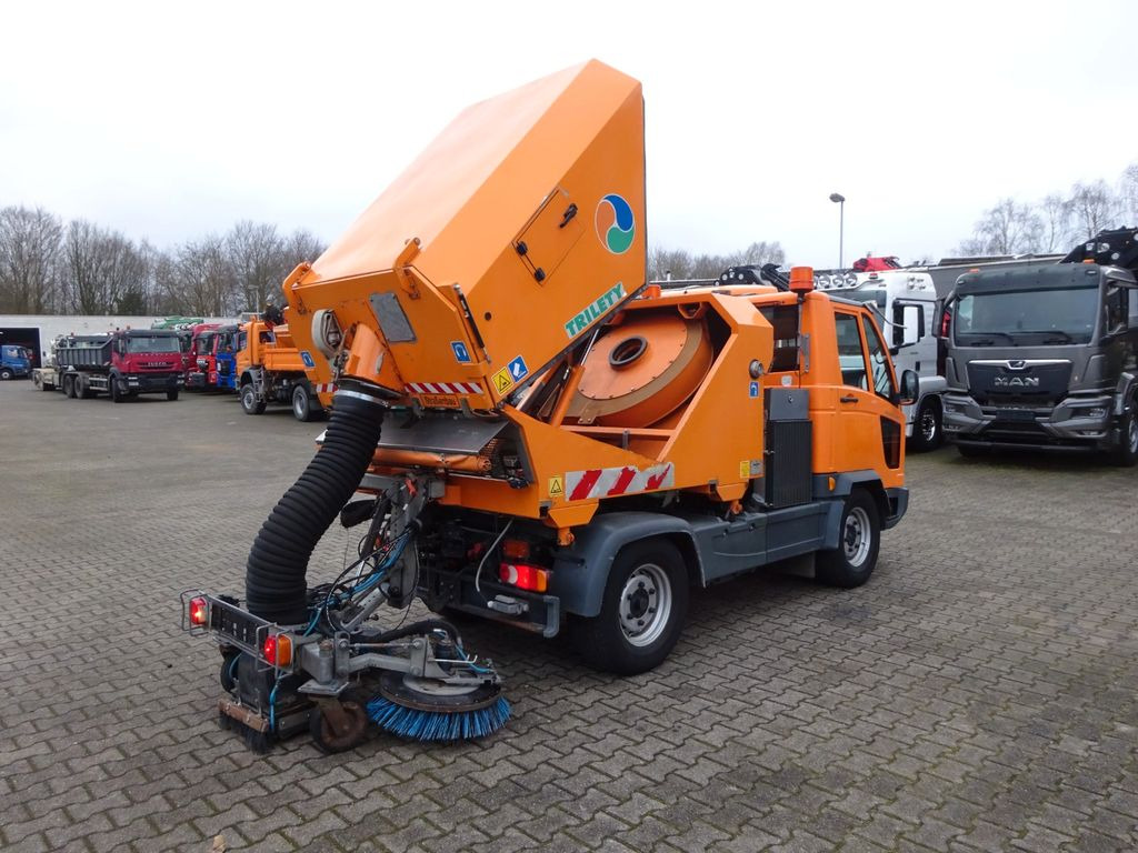 Road sweeper Multicar M30 HAKO FUMO Kehrmaschine + Schneeplatte 4x4: picture 7