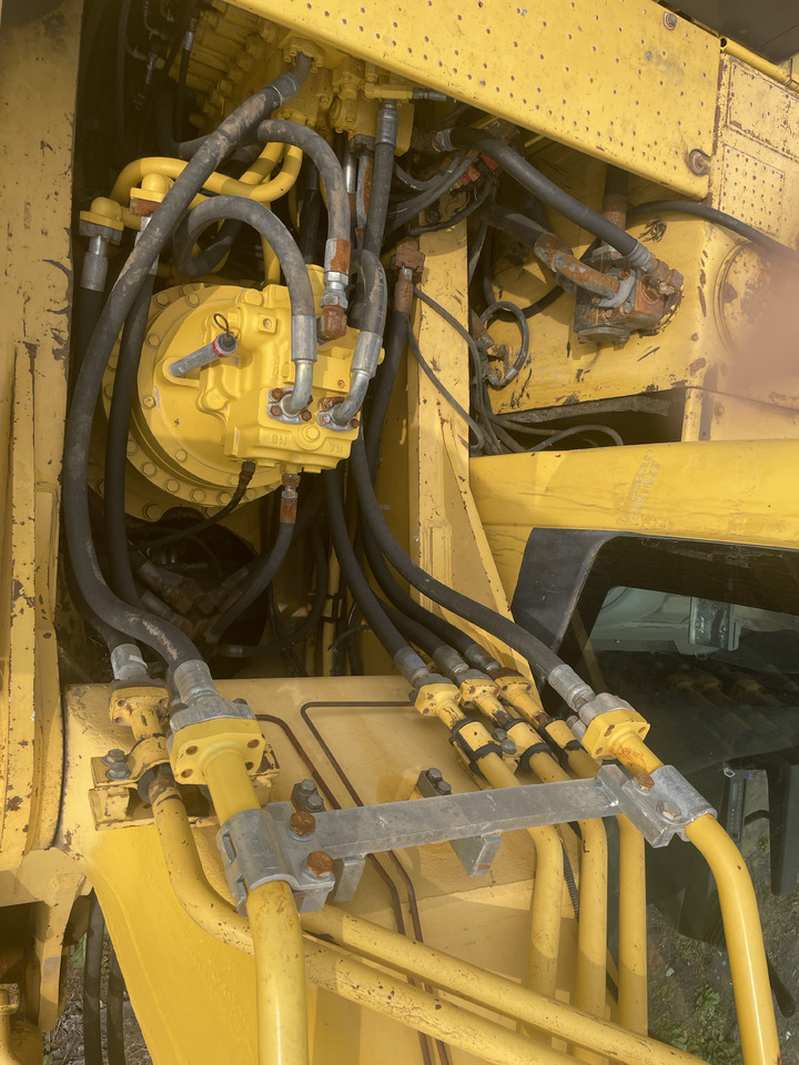 Crawler excavator KOMATSU PC400-8R: picture 6