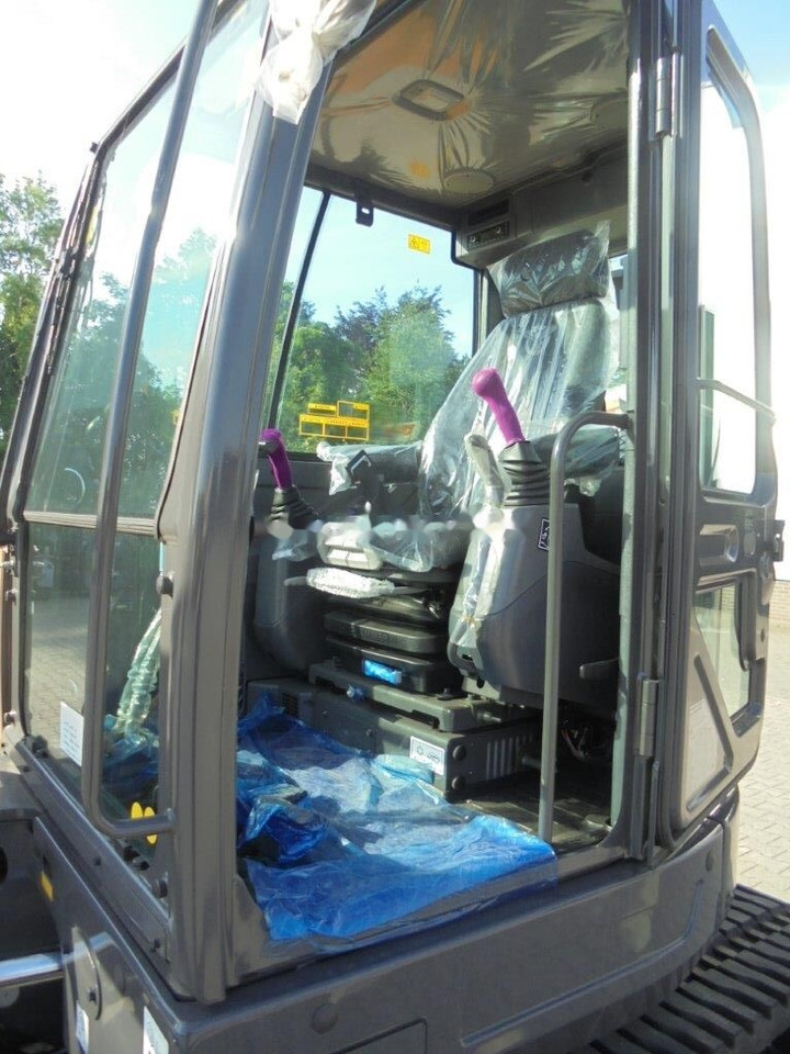 New Mini excavator Case CX 60C: picture 15