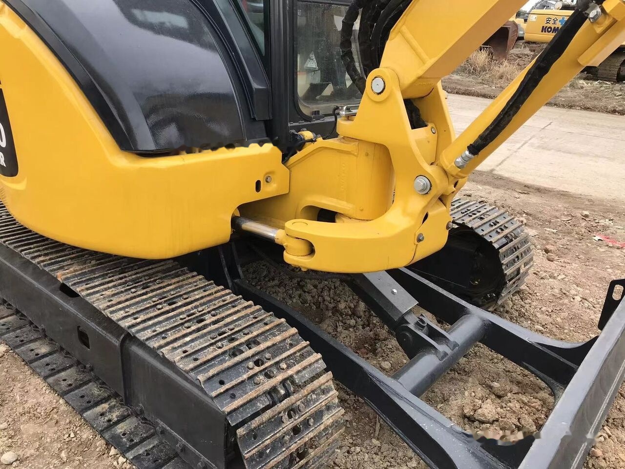 Mini excavator Komatsu PC40MR: picture 7