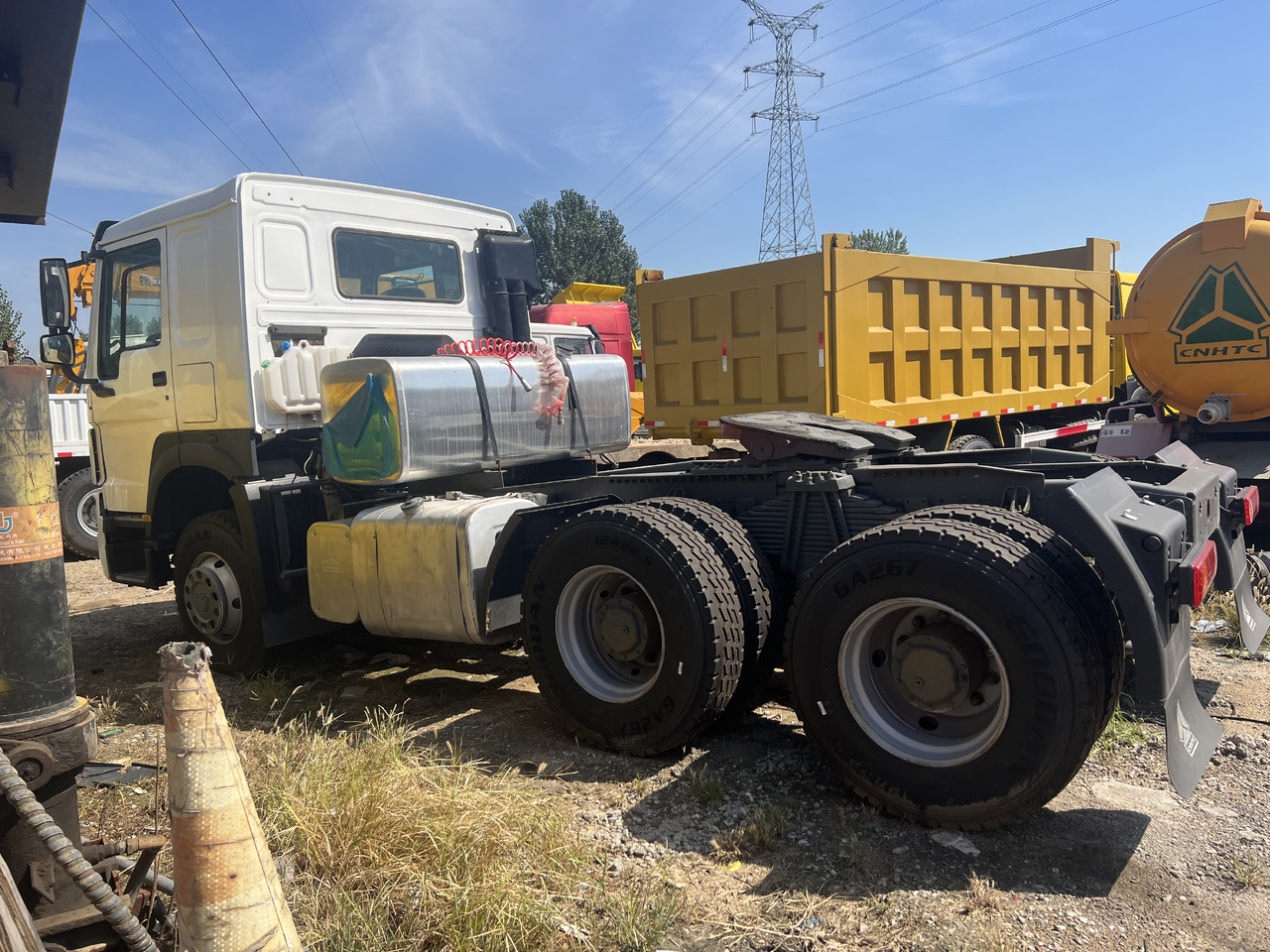 Tractor unit SINOTRUK HOWO trailer head: picture 8