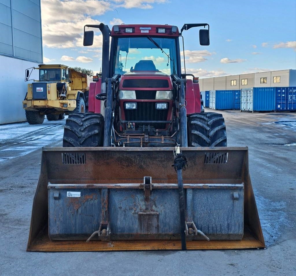 Backhoe loader Case magnum 7230: picture 10