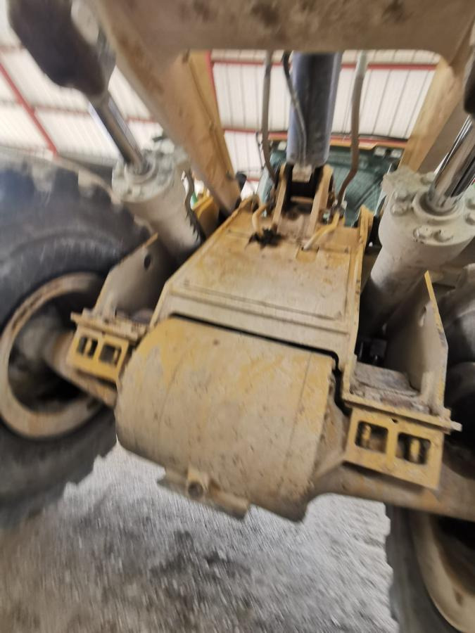 Wheel loader Caterpillar 972K: picture 22