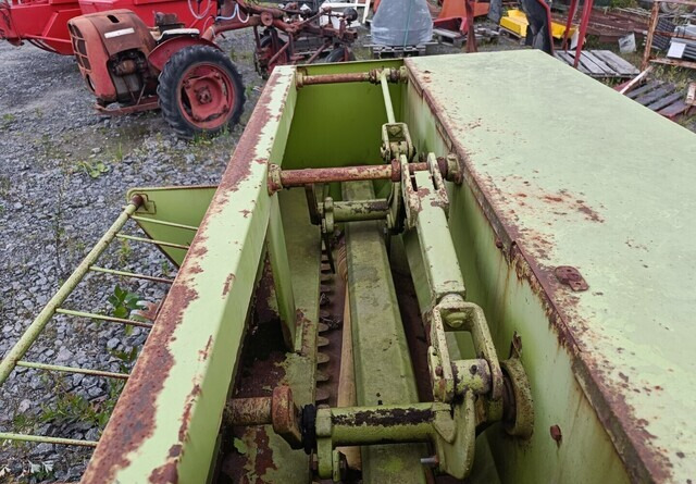 Square baler Claas Markant 50 paalain: picture 10