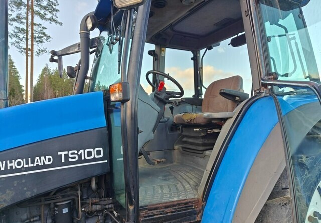 Farm tractor New Holland TS100 - NÄPPÄRÄ NELIVETO - VIDEO: picture 16