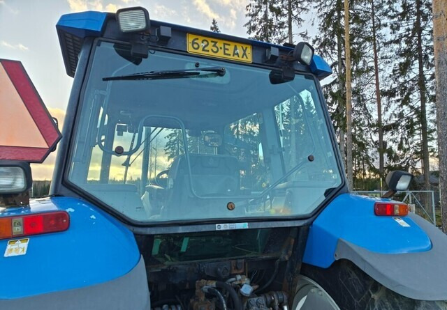 Farm tractor New Holland TS100 - NÄPPÄRÄ NELIVETO - VIDEO: picture 9