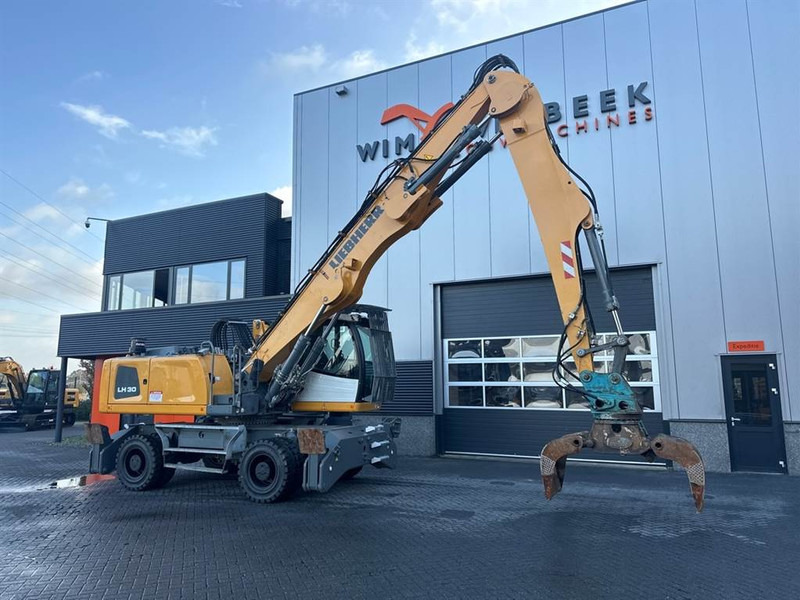 Waste/ Industry handler for transportation of garbage Liebherr LH 30 M: picture 10