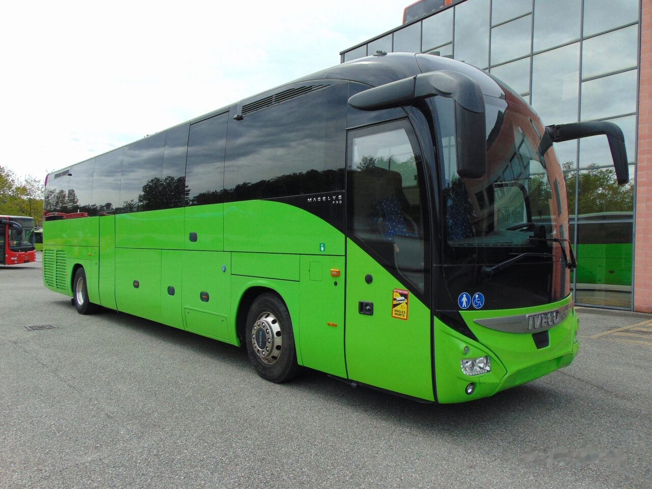 Coach IVECO MAGELYS: picture 1