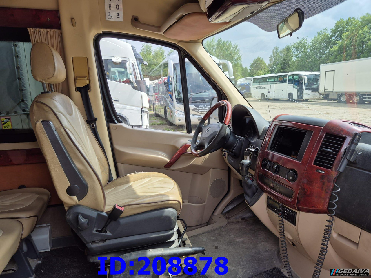 Coach MERCEDES-BENZ Sprinter 519 -VIP- 17 places: picture 15