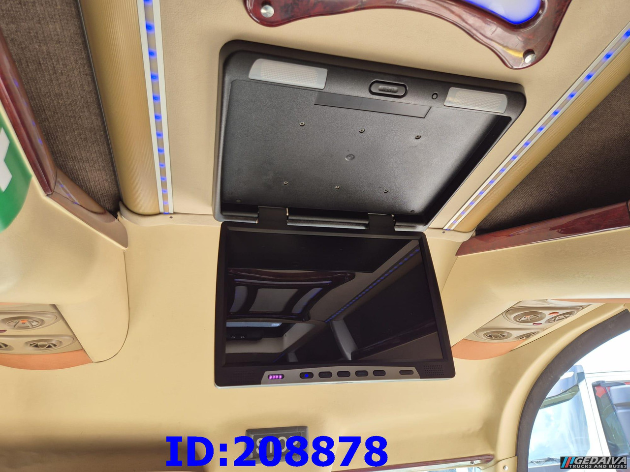 Coach MERCEDES-BENZ Sprinter 519 -VIP- 17 places: picture 20