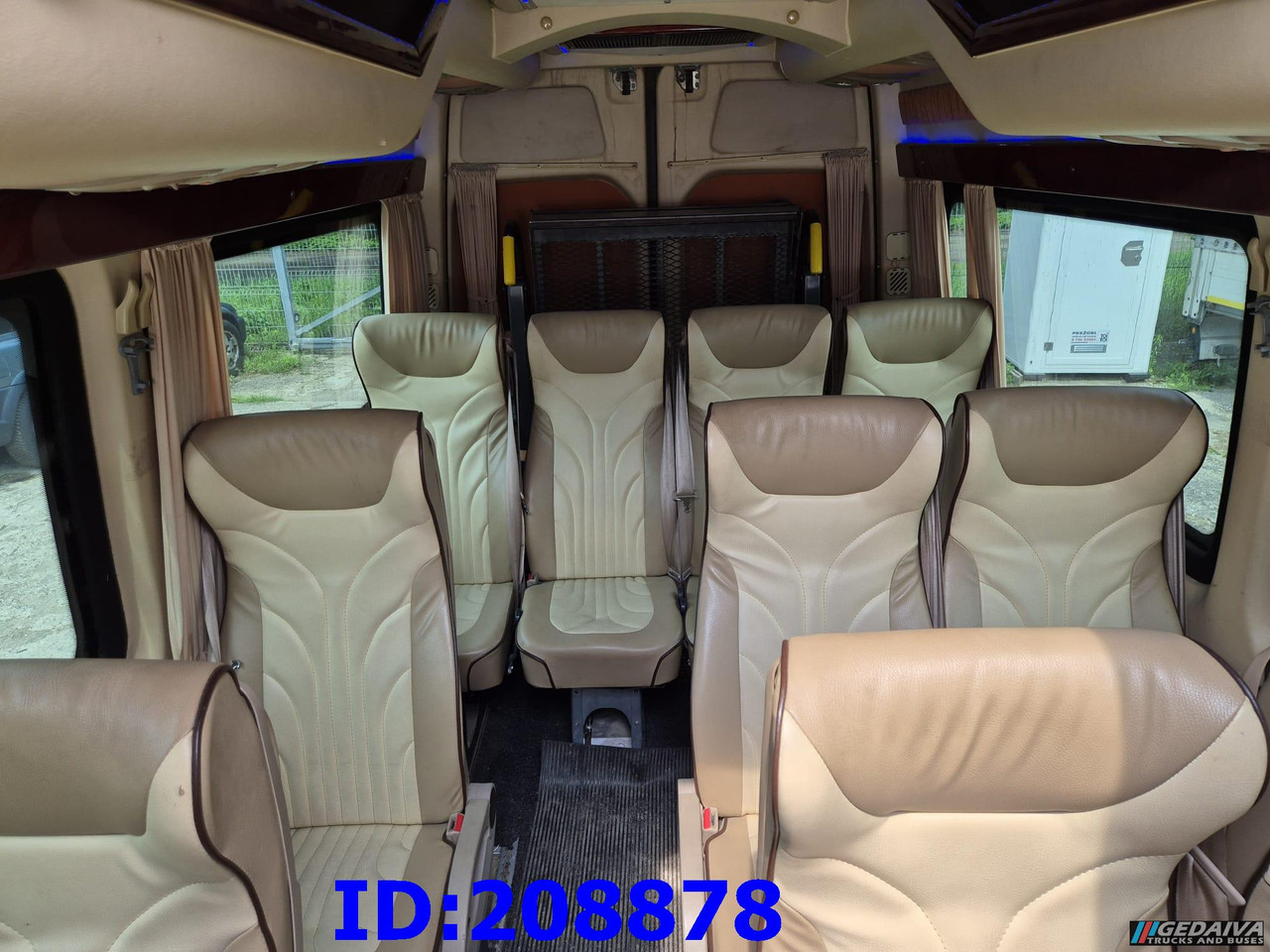 Coach MERCEDES-BENZ Sprinter 519 -VIP- 17 places: picture 21