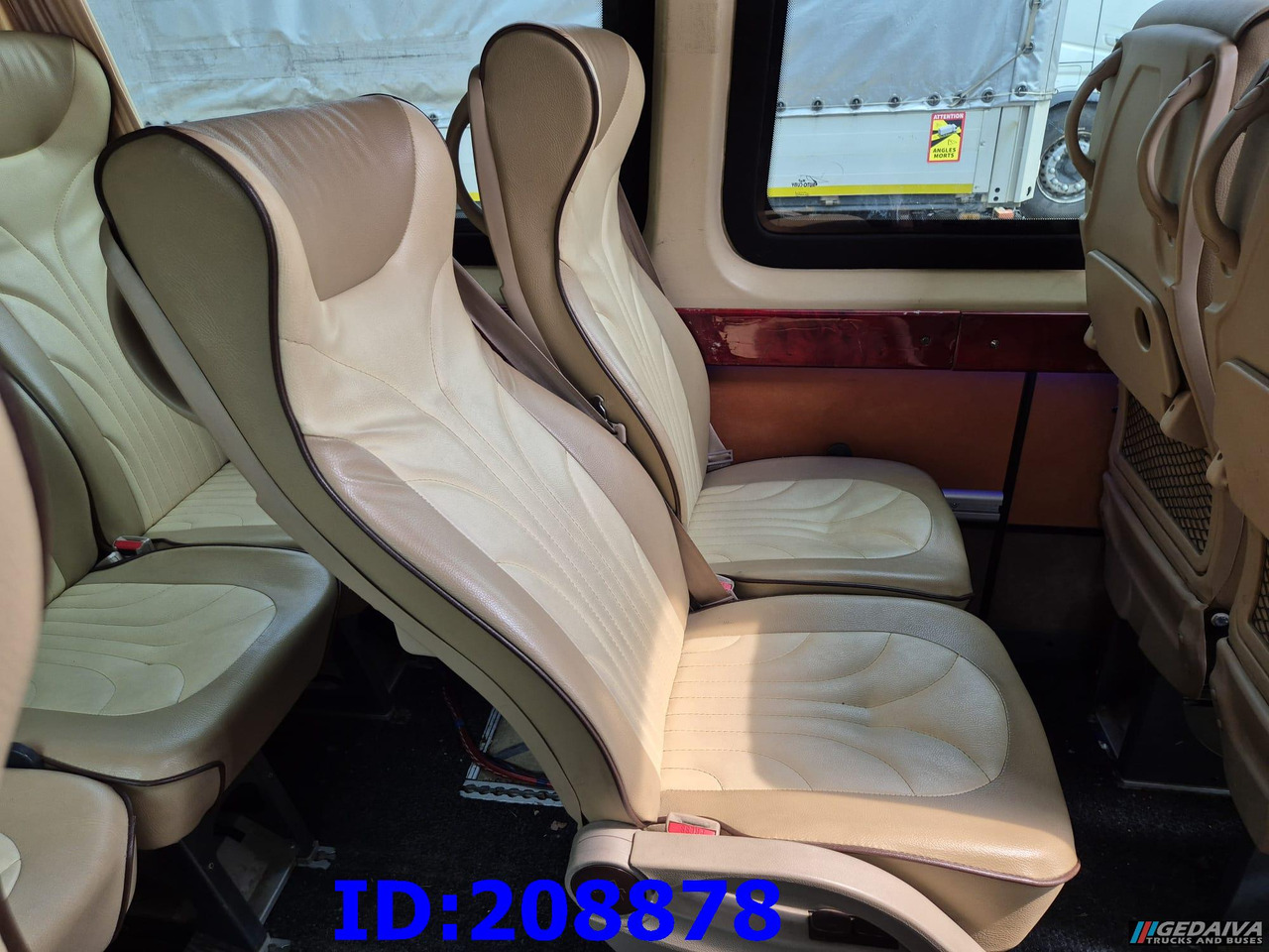 Coach MERCEDES-BENZ Sprinter 519 -VIP- 17 places: picture 23