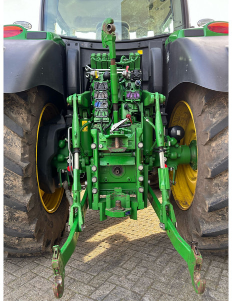 Farm tractor John Deere 6155 R: picture 8