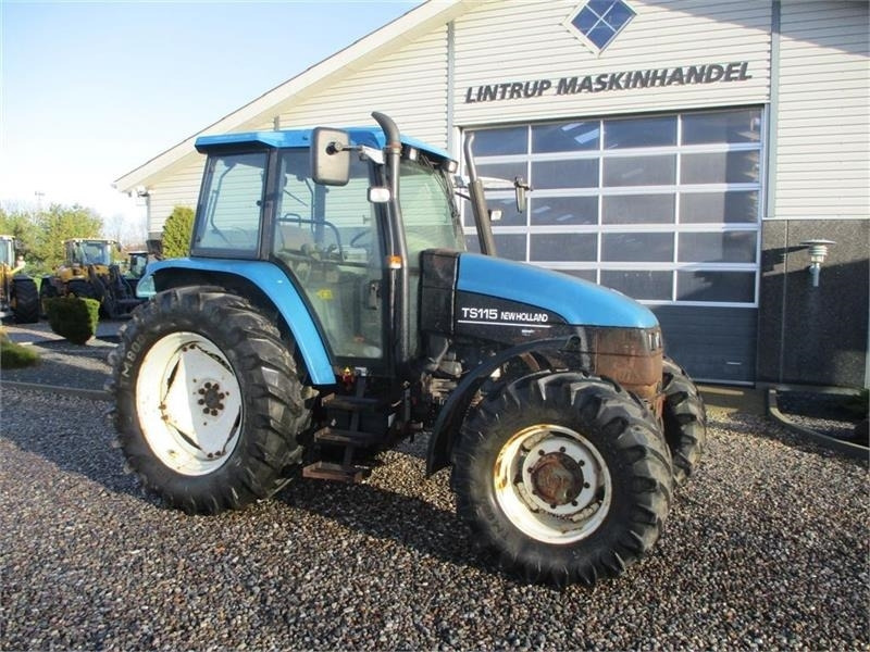 Farm tractor New Holland TS115 SLE: picture 14