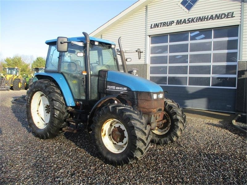 Farm tractor New Holland TS115 SLE: picture 15