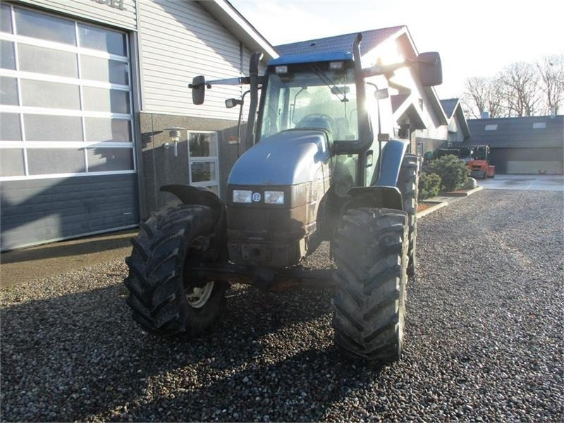 Farm tractor New Holland TS115 SLE: picture 6