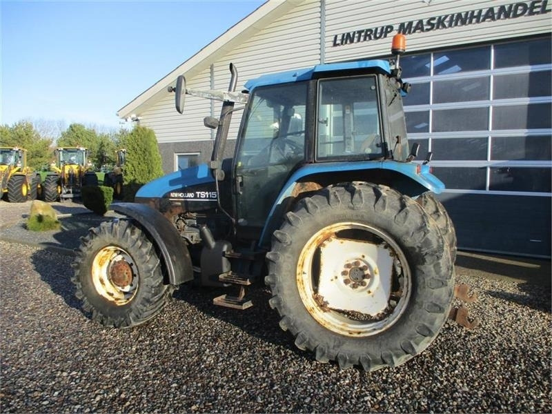 Farm tractor New Holland TS115 SLE: picture 8