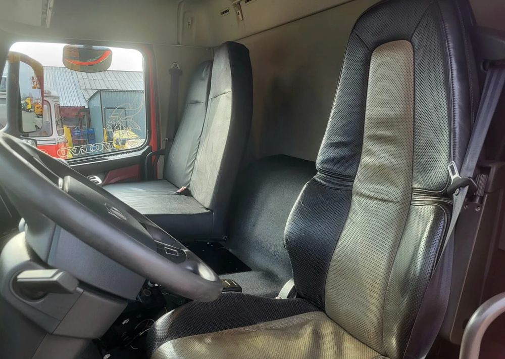 Garbage truck Volvo FM 370: picture 9