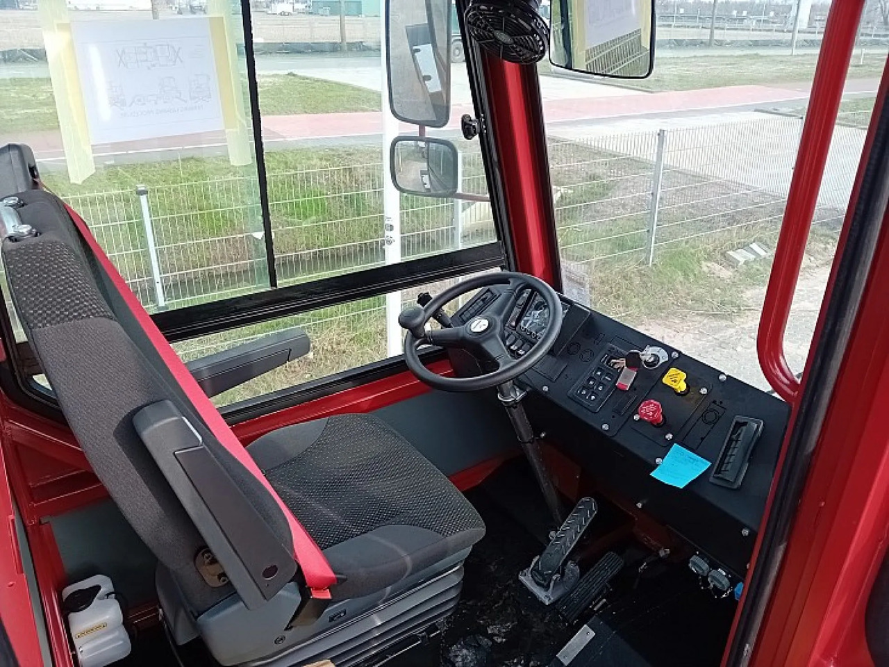 Terminal tractor TERBERG - YT220: picture 9