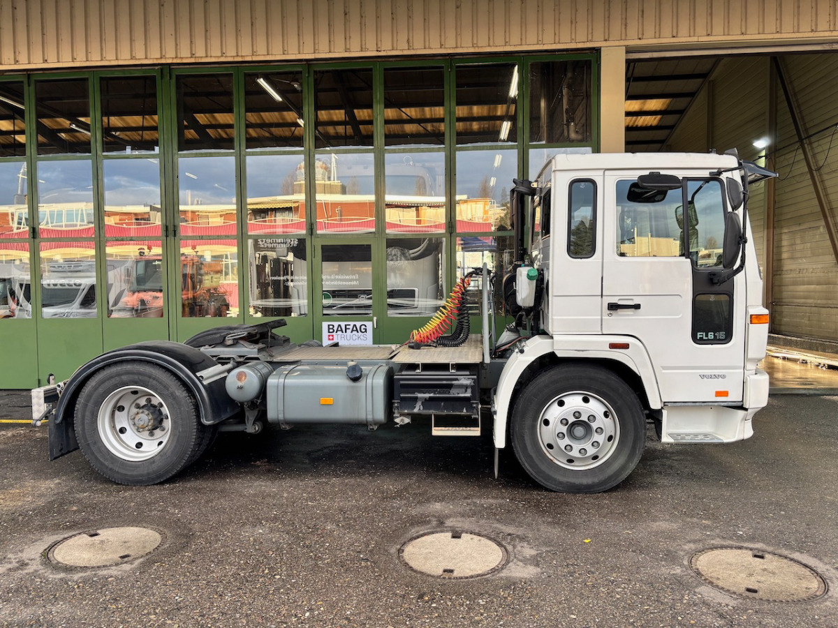 Tractor unit VOLVO FL6H615: picture 9