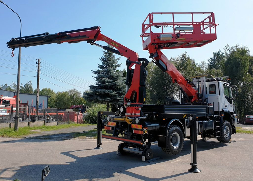 Truck mounted aerial platform Iveco TRAKER 4x4 RAIL ROAD PALFINGER SCHIENEN TWO WAY: picture 6