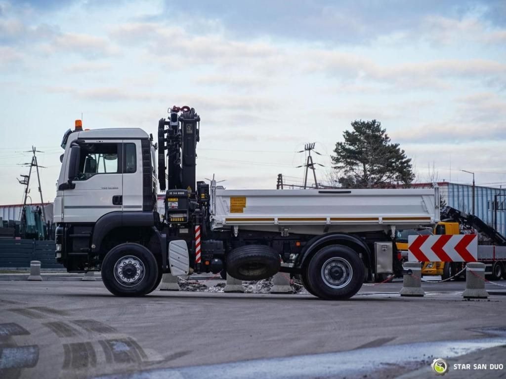 Tipper MAN  TGS 18.360 4x4 HIAB 144 E-4 Crane Kipper: picture 16