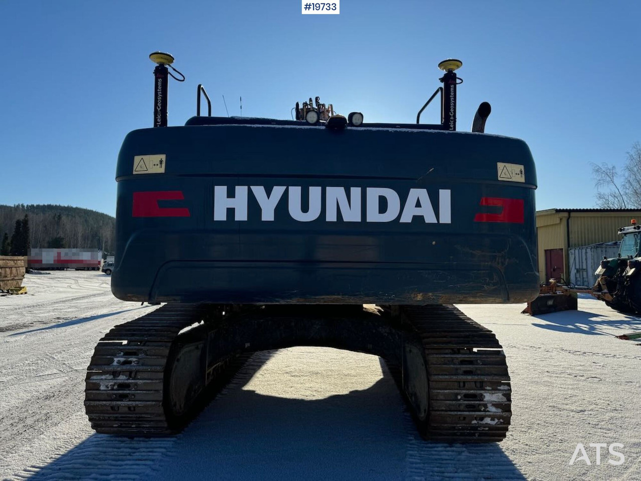 Excavator Hyundai HX300L: picture 8