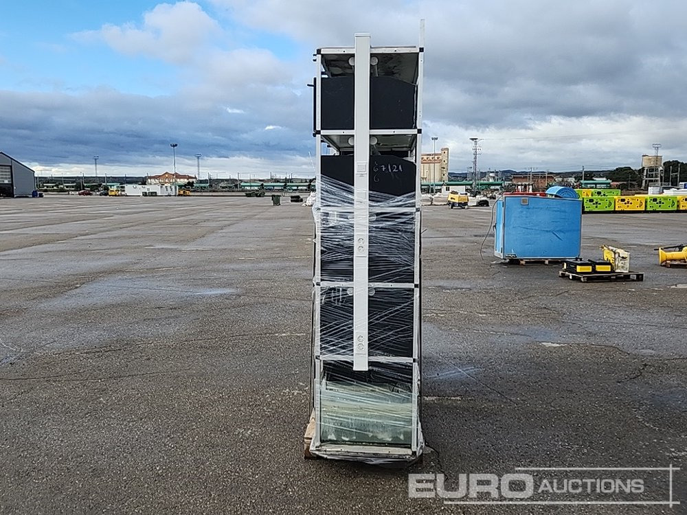 Construction equipment Pallet of Varios Aquariums (2 of): picture 7