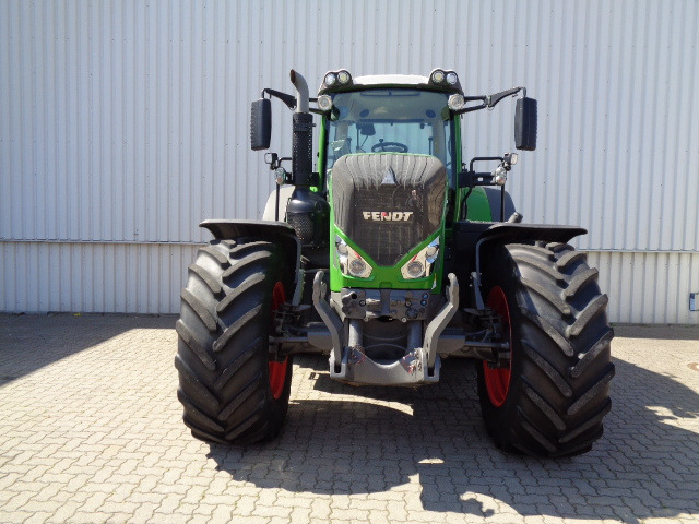 Farm tractor Fendt 824 Vario S4 ProfiPlus: picture 19