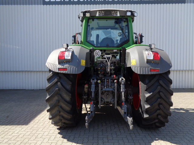 Farm tractor Fendt 824 Vario S4 ProfiPlus: picture 18