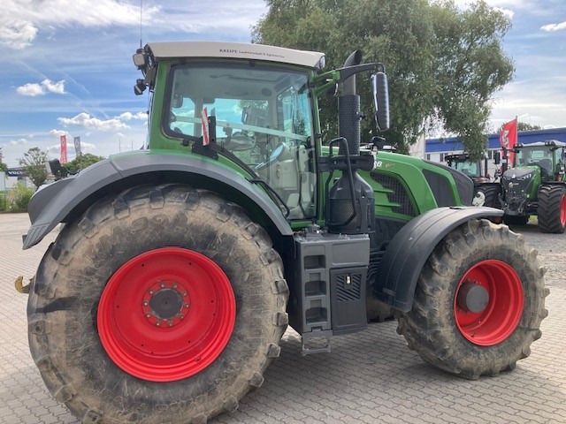 Farm tractor Fendt 828 Vario S4 ProfiPlus: picture 9