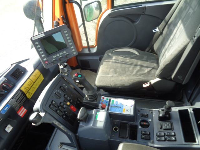 Farm tractor Mercedes U400: picture 7