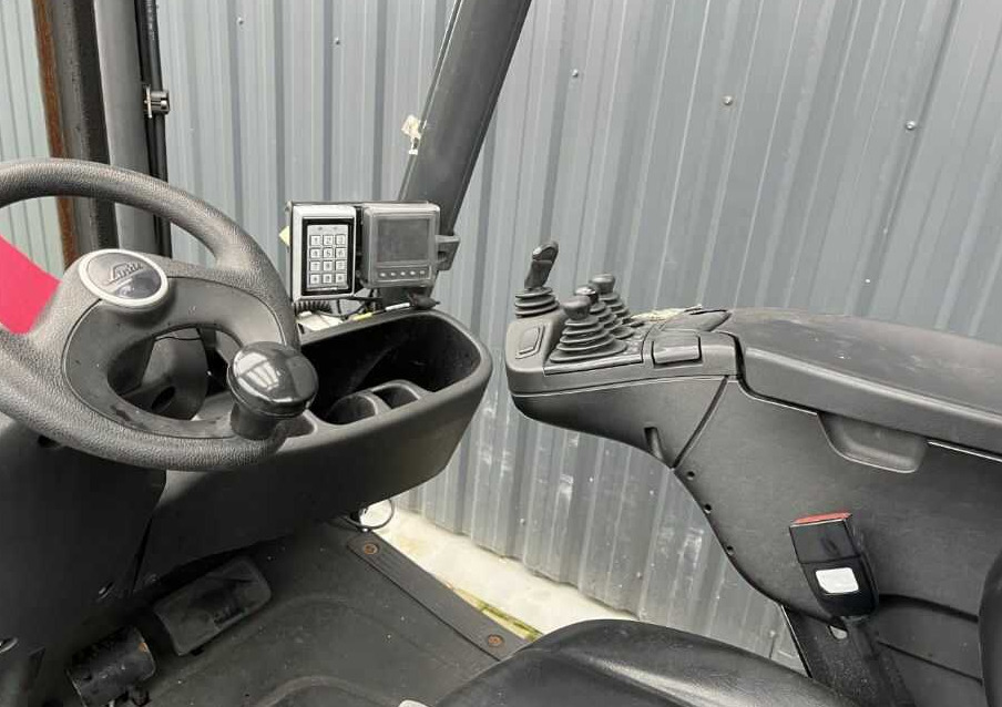 LPG forklift Linde H20T-01: picture 8