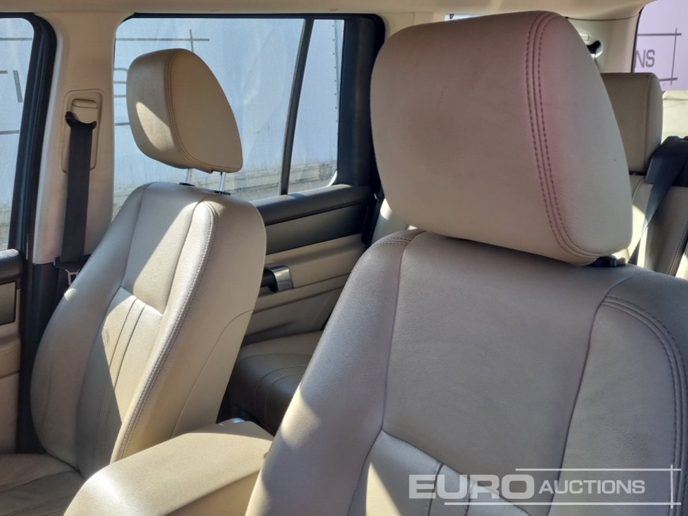 Car 2014 Land Rover Discovery: picture 22