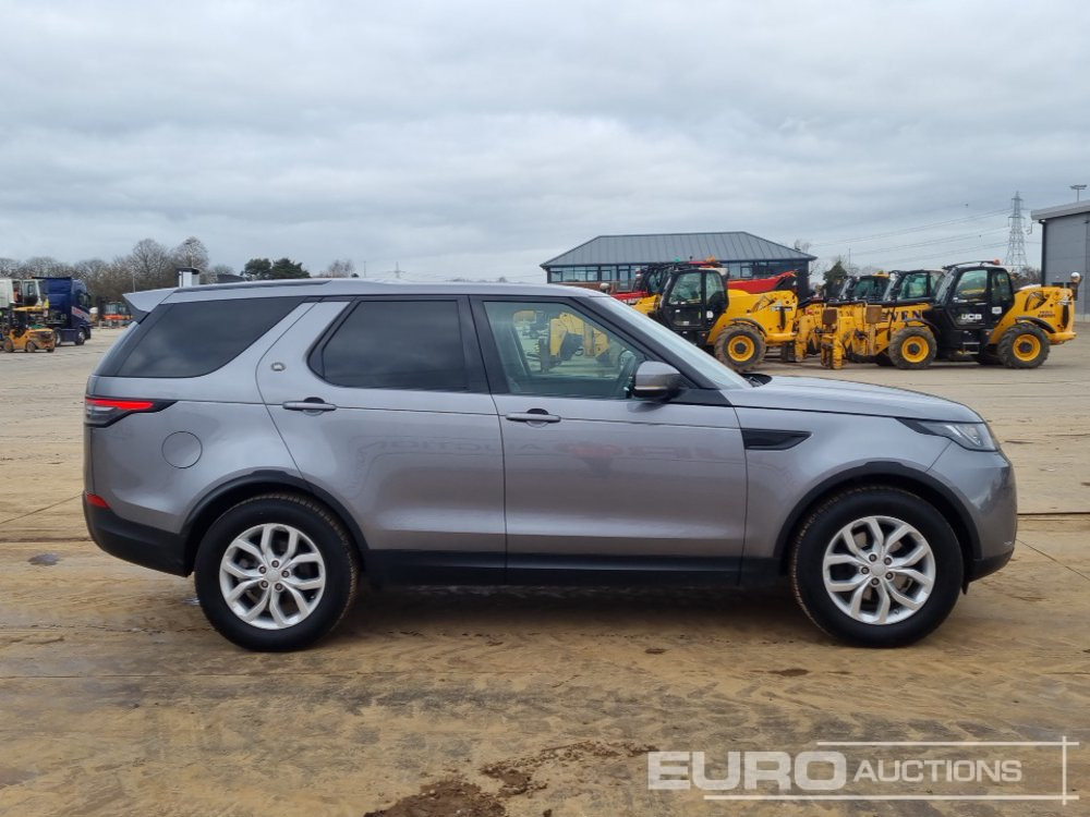 Car 2019 Land Rover Discovery: picture 6