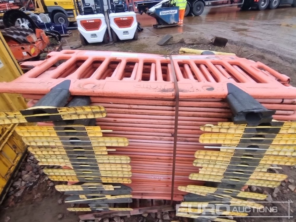 Construction equipment Bundle of Plastic Barriers: picture 9