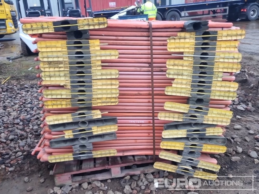 Construction equipment Bundle of Plastic Barriers: picture 8