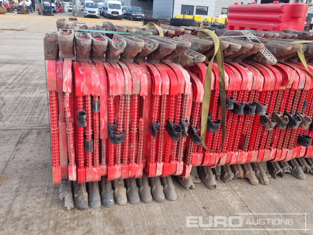 Construction equipment Bundle of Plastic Pedestrian Safety Barrier (5 of), Bundle of Metal Pedestrian Barrier (3 of), Bundle of Water Filled Barrier (3 of), Bundle of Plastic Mats: picture 19