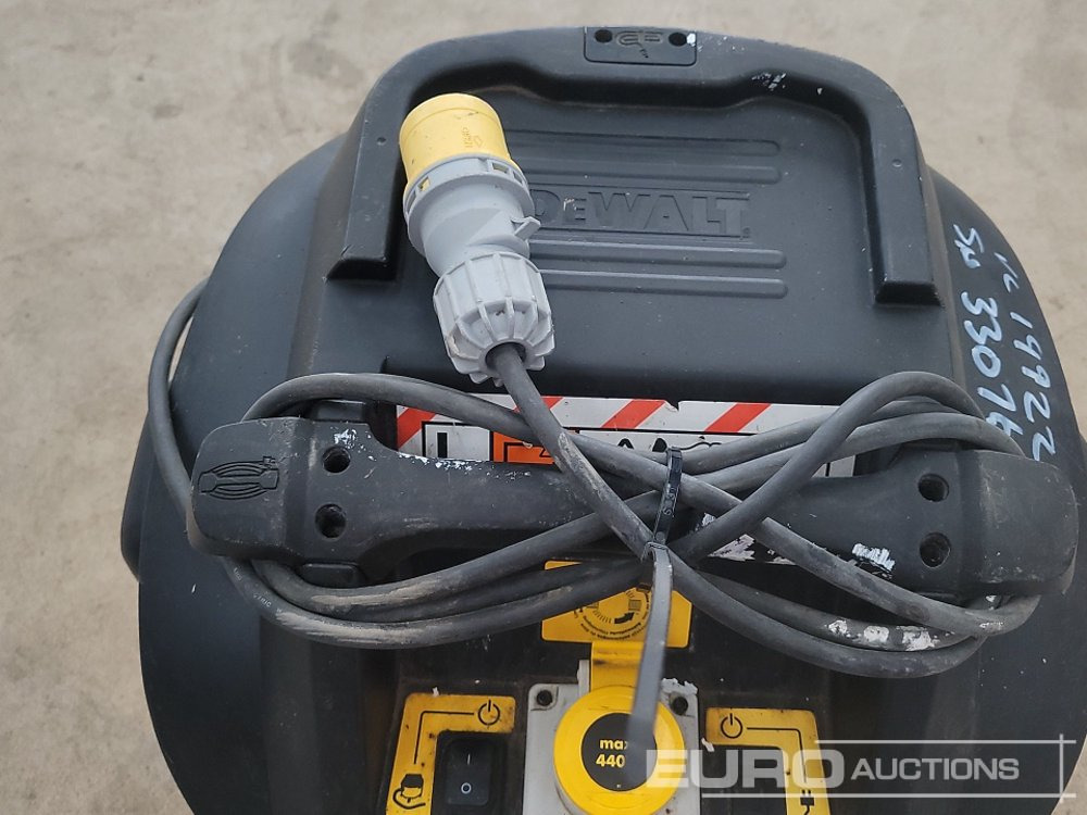 Construction equipment Dewalt DWV901L 110 Volt Industrial Vacuum Cleaner: picture 9