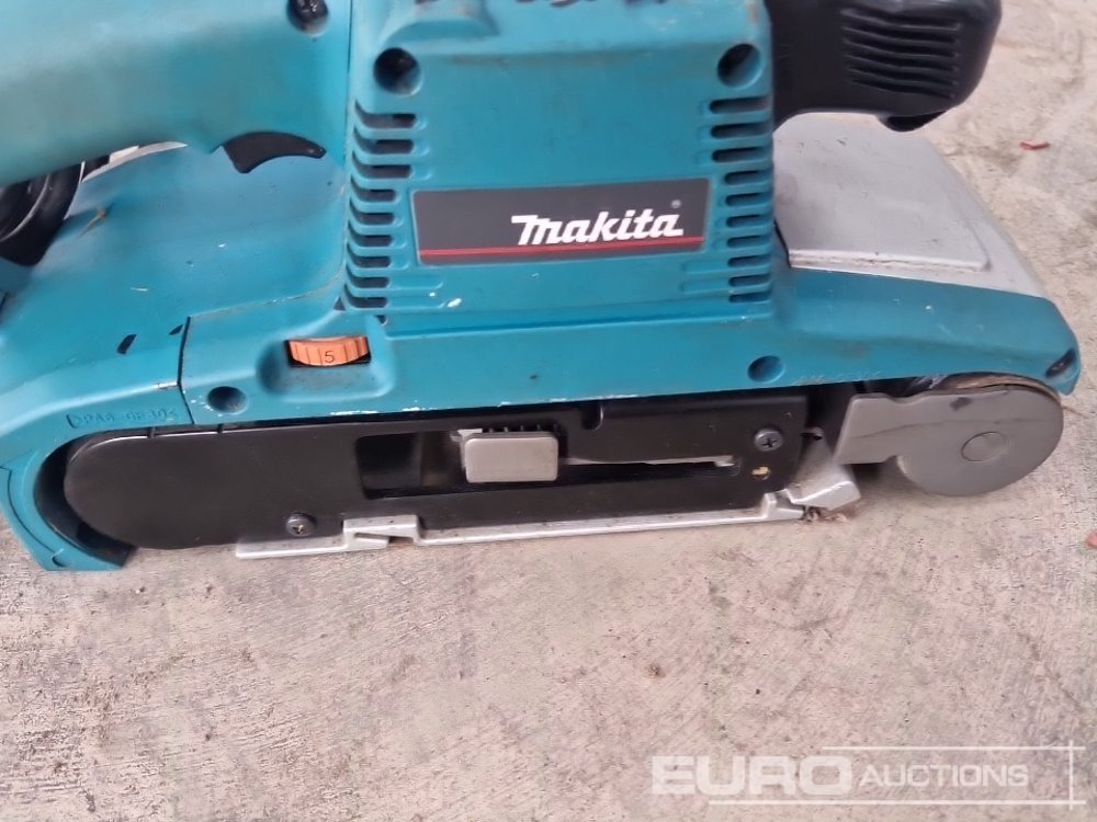 Construction equipment Makita 9404 240 Volt Belt Sander: picture 14