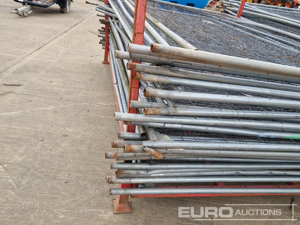 Construction equipment Stillage of Heras Fencing (2 of): picture 19