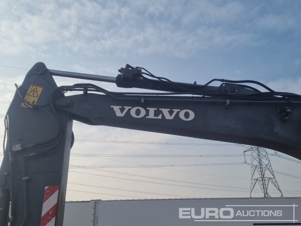 Crawler excavator Volvo EC140BLC: picture 19