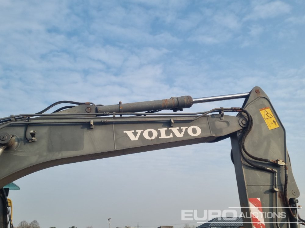 Crawler excavator Volvo EC140BLC: picture 24