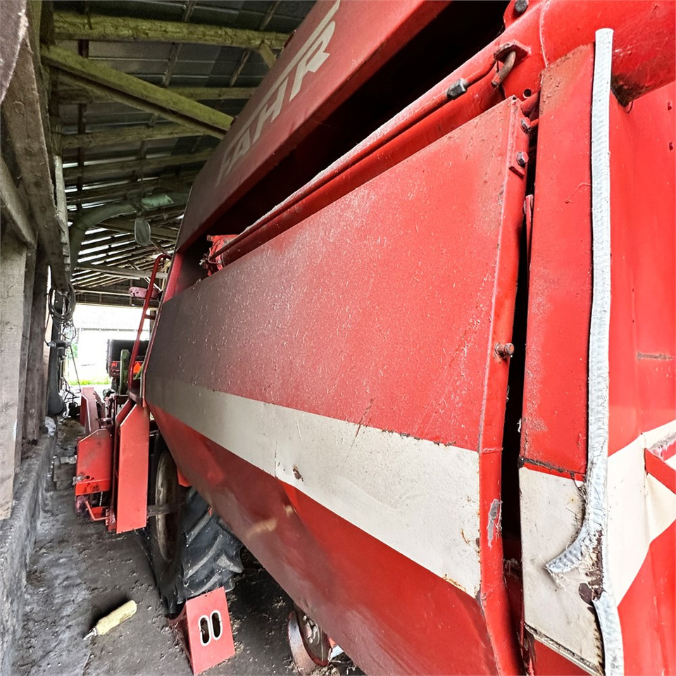 Harvester Deutz-Fahr M 750: picture 6