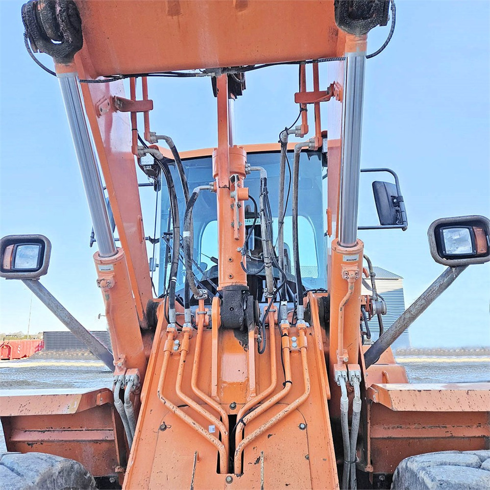 Wheel loader Doosan DL200-3: picture 30