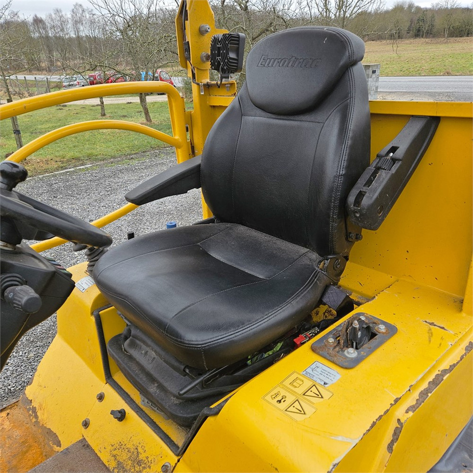 Skid steer loader Eurotrack W13: picture 10